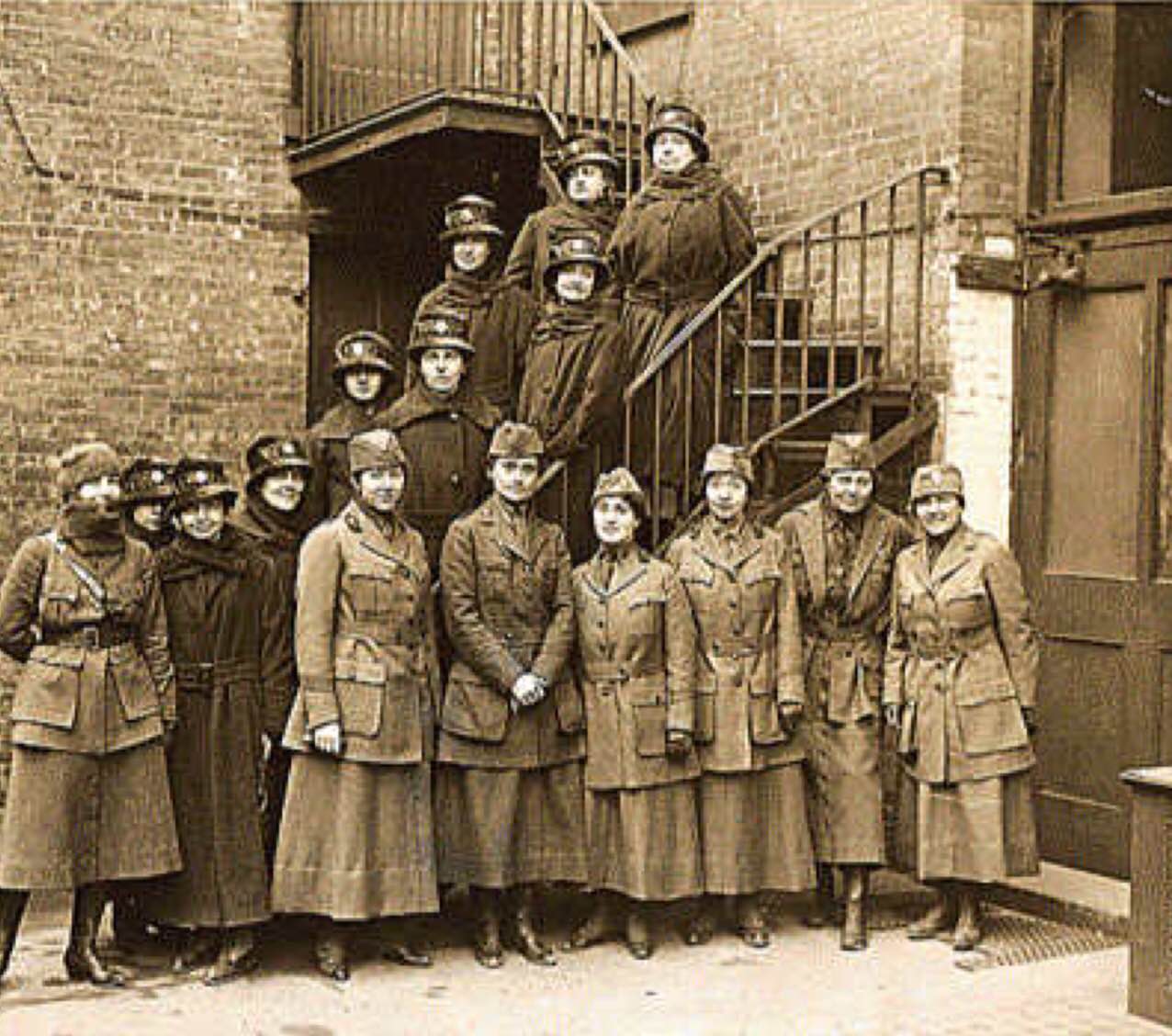 Australia Nurses in London during WINTER 1916 1917 FREEZING COLD 