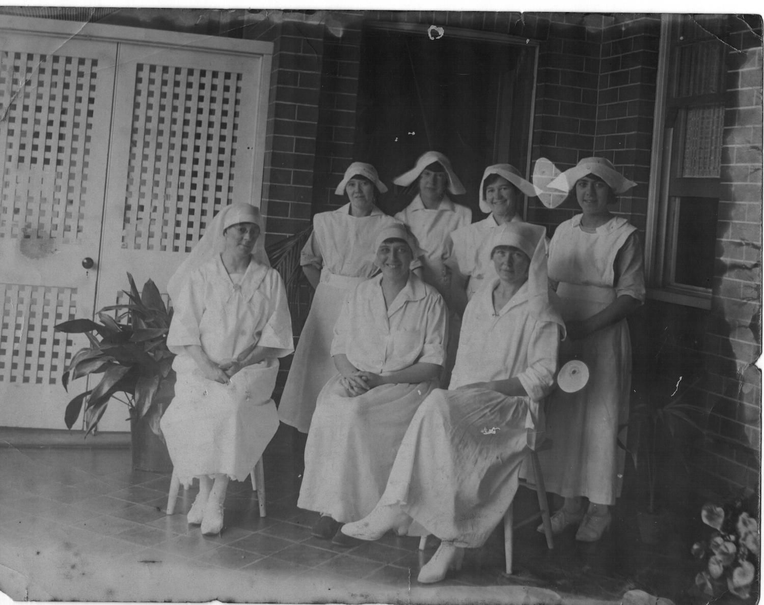 PHOTO AT  SYDNEY HOSPITAL 1907